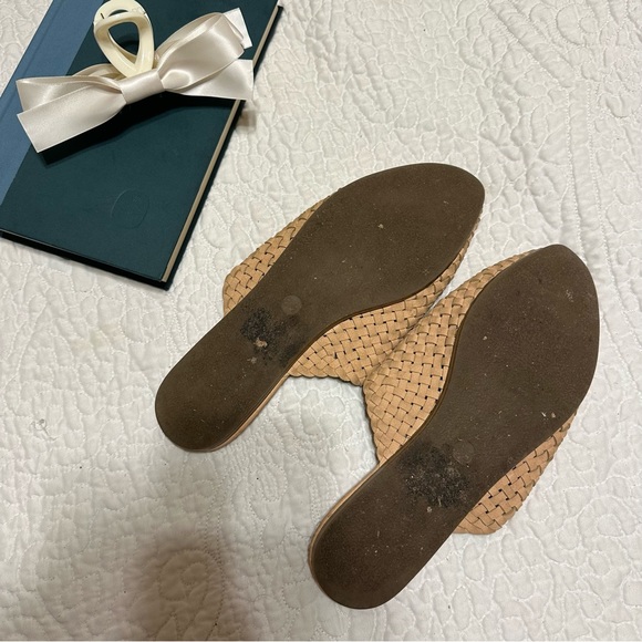 Universal Thread flats - Picture 3 of 4